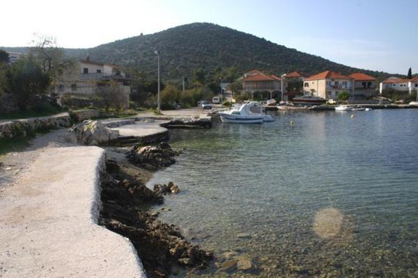 Apartments Ivan Orlic Vinišće Buitenkant foto
