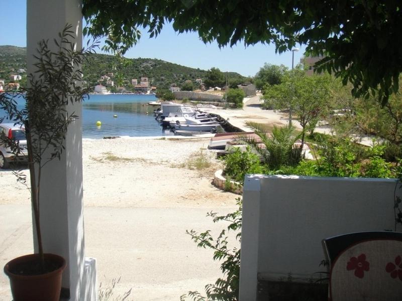 Apartments Ivan Orlic Vinišće Buitenkant foto